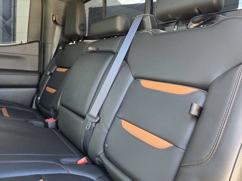 Used 2019 GMC Sierra 1500 AT4 w/ AT4 Premium Package AWD/4WD image 29