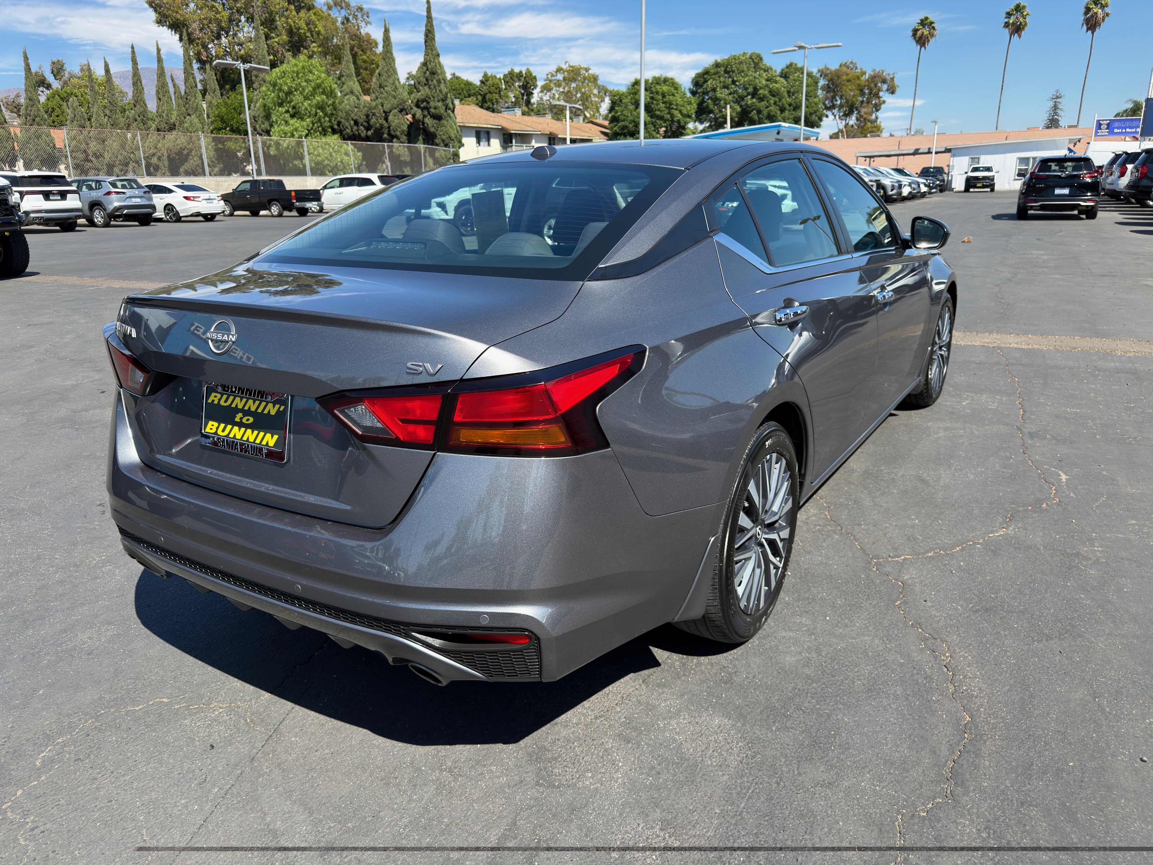 Used 2024 Nissan Altima 2.5 SV w/ SV Premium Package FWD image 8