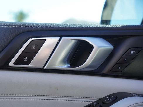 Used 2023 BMW X5 xDrive40i image 12