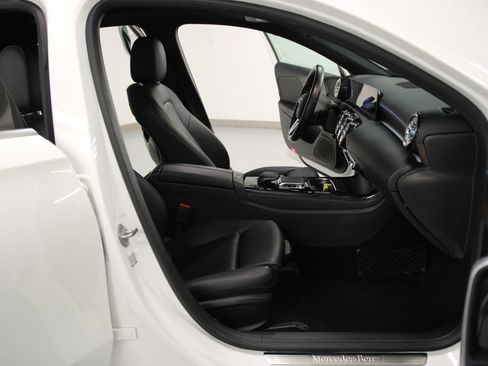 Used 2019 Mercedes-Benz A 220 4MATIC image 17