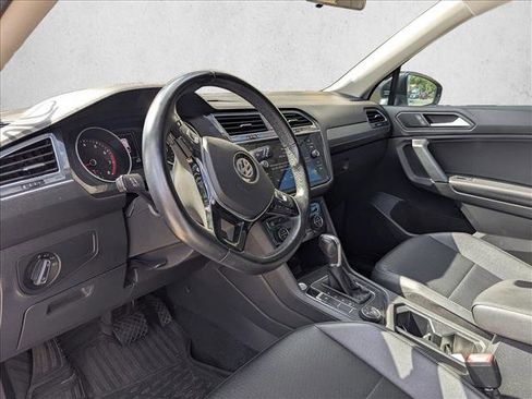 Used 2019 Volkswagen Tiguan SE w/ Panoramic Sunroof Package AWD/4WD image 10