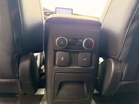 Used 2022 Ford Explorer XLT w/ Equipment Group 202A AWD/4WD image 26