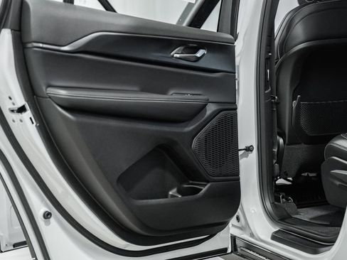 New 2025 Jeep Grand Cherokee L Altitude image 35