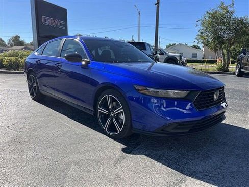 Used 2025 Honda Accord Sport image 2