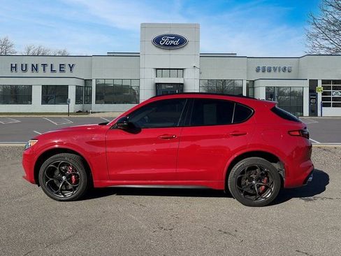 Used 2022 Alfa Romeo Stelvio Quadrifoglio w/ Active Assist Plus Package AWD/4WD image 6