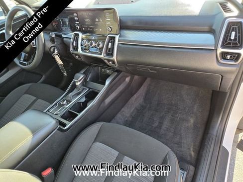 Certified 2023 Kia Sorento LX image 21