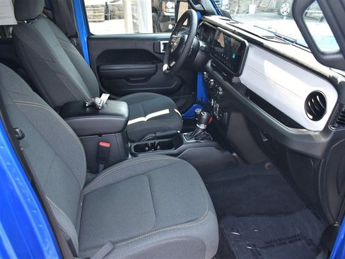 Used 2024 Jeep Wrangler Unlimited w/ Convenience Group AWD/4WD image 27