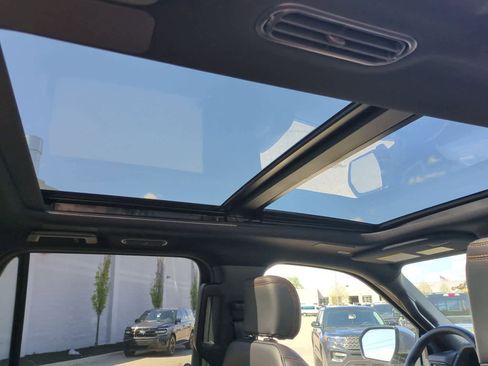 Used 2024 Ford Expedition Platinum image 22