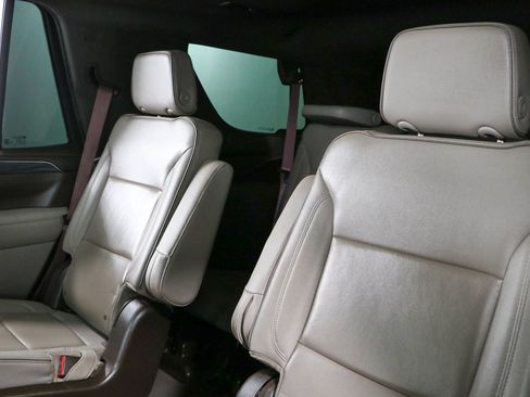 Used 2023 GMC Yukon SLT AWD/4WD image 27