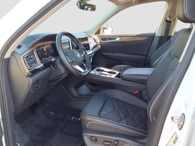 Used 2025 Volkswagen Atlas SE FWD image 11