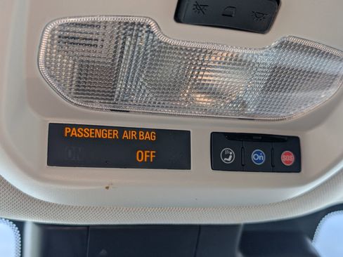 Used 2025 Chevrolet Trax LT w/ Driver Confidence Package image 16