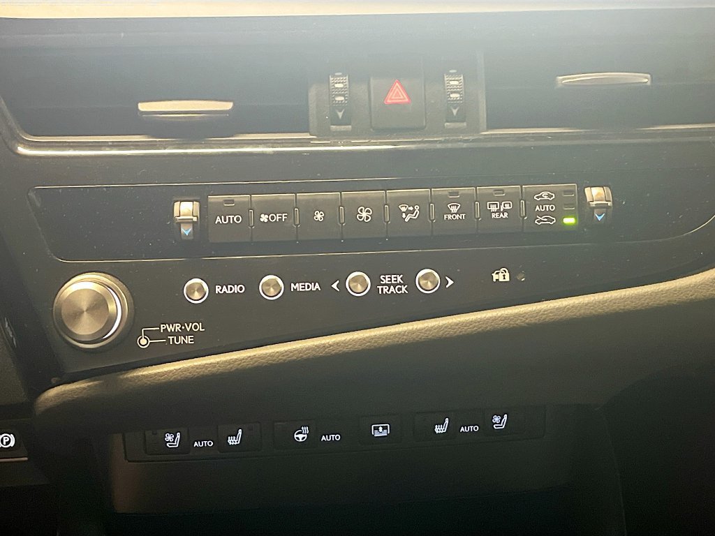 Used 2024 Lexus ES 350 F Sport w/ Accessory Package (Z2) FWD image 16