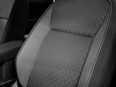 Used 2021 Volkswagen Tiguan S image 37