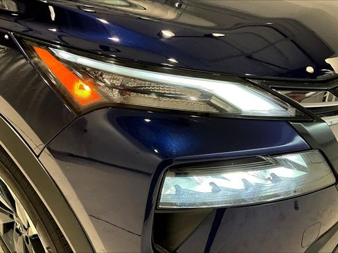 Used 2025 Nissan Rogue SV AWD/4WD image 32