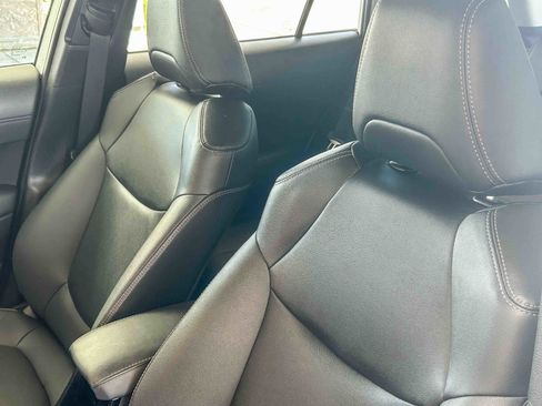 Used 2022 Toyota Corolla Cross XLE w/ Convenience Package image 23