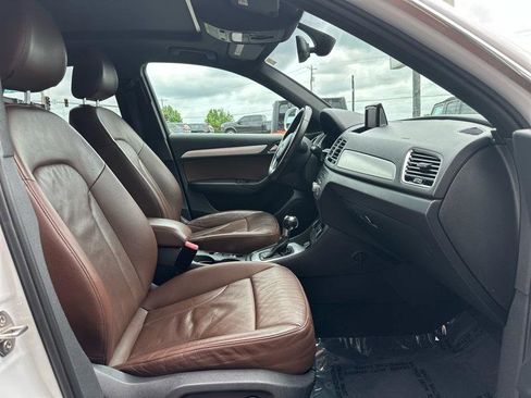 Used 2017 Audi Q3 2.0T Premium Plus w/ Premium Plus Package FWD image 4