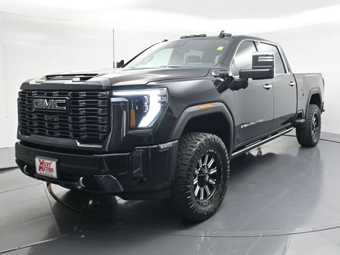 Used 2024 GMC Sierra 3500 Denali Ultimate AWD/4WD image 2