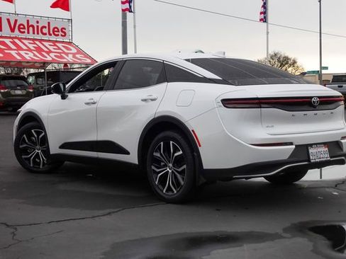 Certified 2023 Toyota Crown XLE image 9