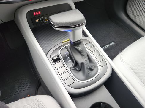New 2026 Hyundai Kona SE FWD image 17