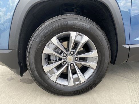 Used 2025 Chevrolet Equinox LT w/ Convenience Package II image 32