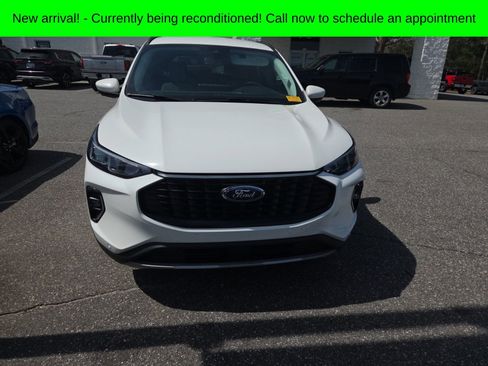 Used 2023 Ford Escape Platinum image 1