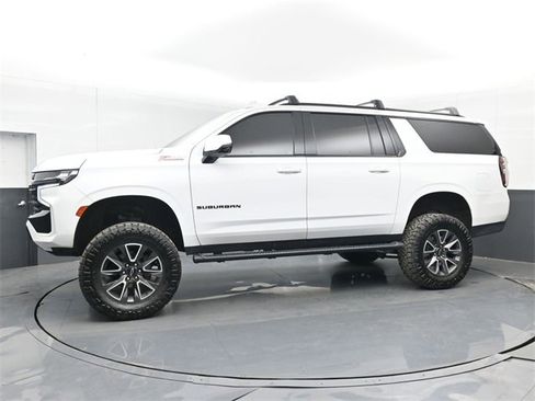 Used 2023 Chevrolet Suburban Z71 w/ Luxury Package image 11