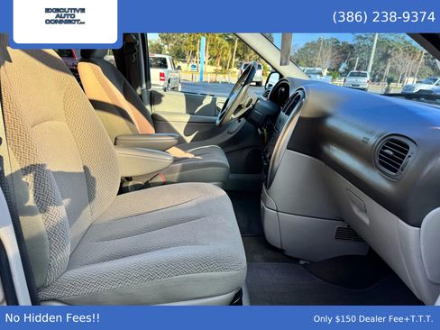 Used 2007 Chrysler Town & Country Touring image 16