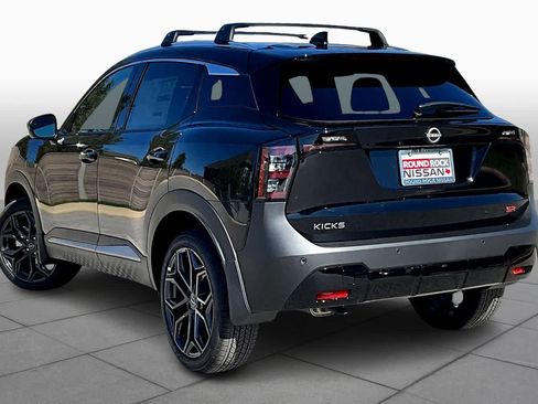 New 2026 Nissan Kicks SR w/ Illumination Package FWD image 7