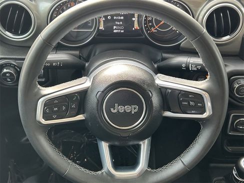 Used 2023 Jeep Gladiator Overland image 30
