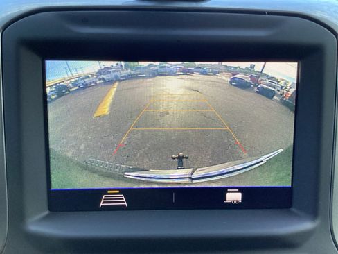 Used 2022 Chevrolet Silverado 1500 Custom w/ Safety Confidence Package image 21