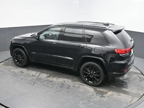 Used 2018 Jeep Grand Cherokee Altitude AWD/4WD image 25