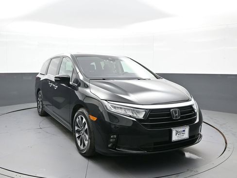Certified 2024 Honda Odyssey EX-L image 3