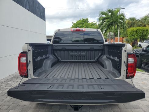 New 2026 GMC Canyon Elevation w/ Convenience Package RWD image 10