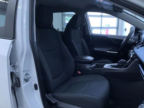 Used 2019 Toyota RAV4 LE w/ All Weather Liner Package AWD/4WD image 23