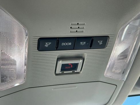 Used 2025 Toyota RAV4 XLE image 18