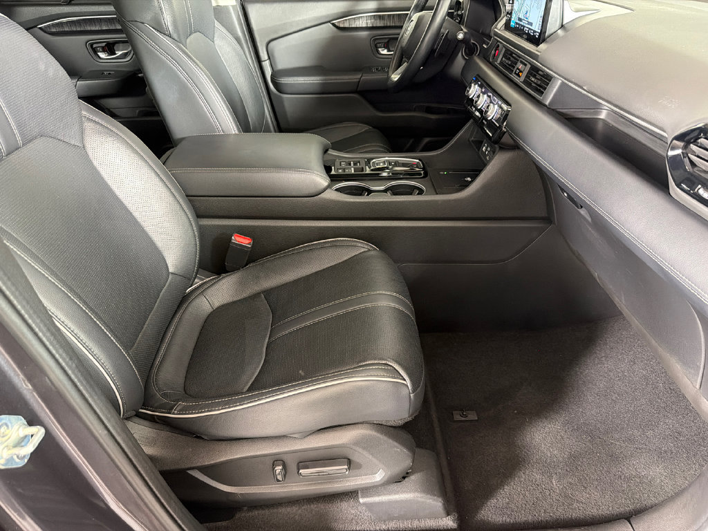 Used 2023 Honda Pilot Elite image 12
