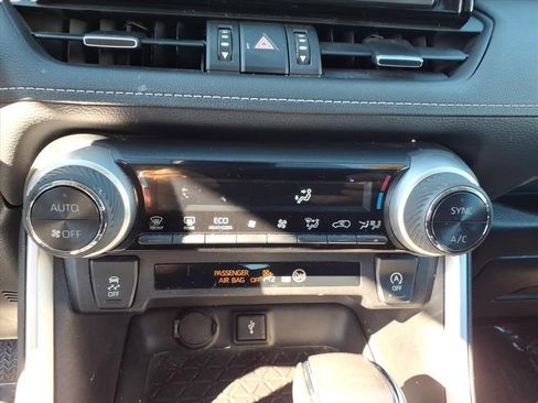 Used 2022 Toyota RAV4 XLE Premium image 21