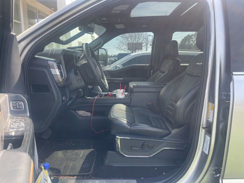 Used 2024 Ford F250 Platinum image 6