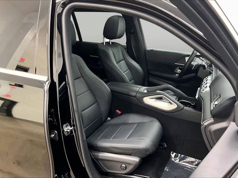 Certified 2025 Mercedes-Benz GLS 450 4MATIC image 9
