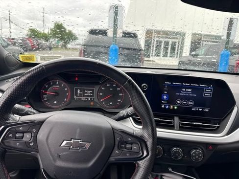 Used 2024 Chevrolet Trax RS w/ Driver Confidence Package FWD image 4