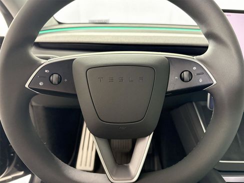 Used 2026 Tesla Model Y Long Range image 23