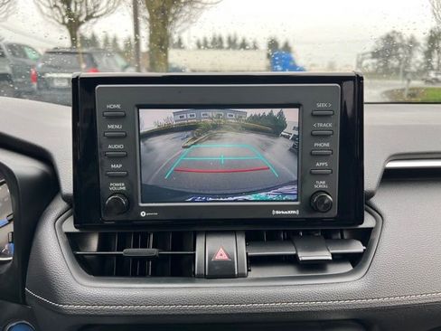 Used 2021 Toyota RAV4 XLE w/ XLE Grade Weather Package image 31