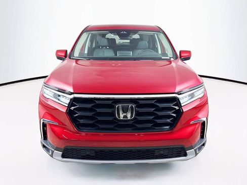 Used 2025 Honda Pilot EX-L image 3