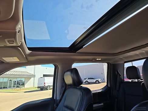 Used 2017 Ford F150 Lariat w/ Equipment Group 502A Luxury image 10