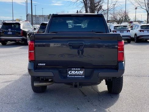 Used 2025 Toyota Tacoma TRD Off-Road image 6