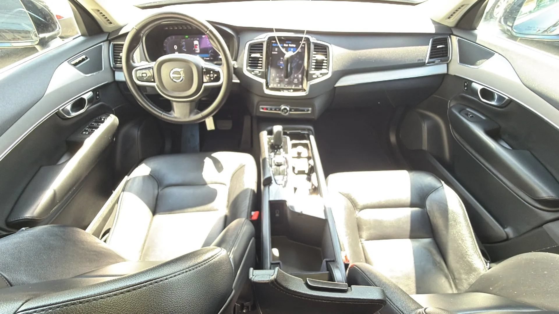 Used 2023 Volvo XC90 B5 Core AWD/4WD image 30