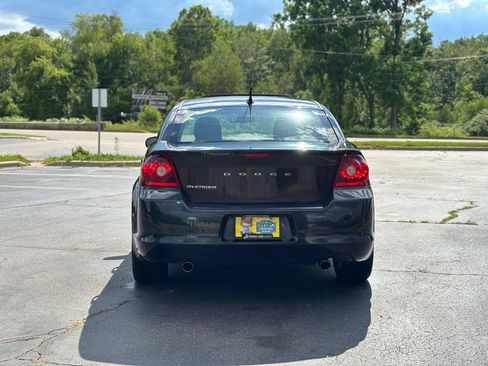 Used 2011 Dodge Avenger Lux FWD image 7