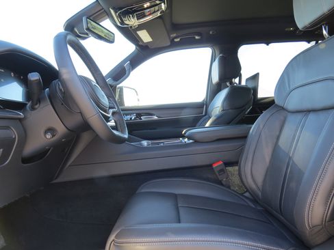 New 2026 Jeep Grand Wagoneer Summit image 19