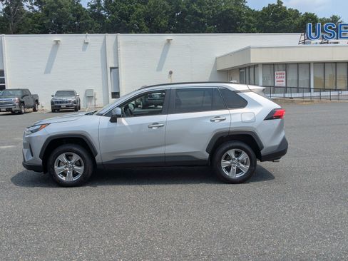 Used 2024 Toyota RAV4 XLE FWD image 5