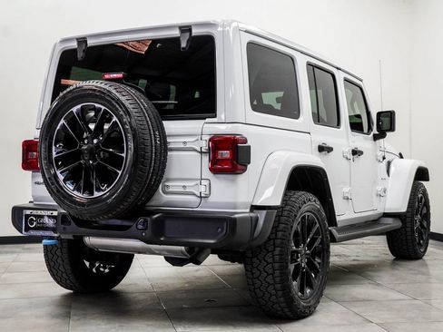 Used 2022 Jeep Wrangler Unlimited Sahara w/ Safety Group image 12